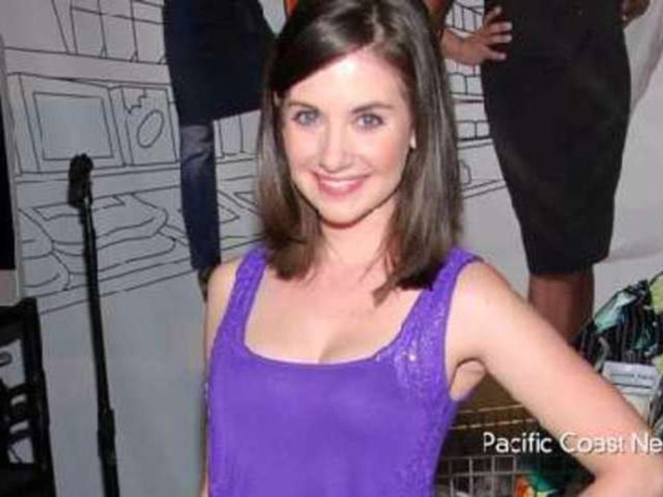 Alison Brie Likes To Jog Naked Video Dailymotion