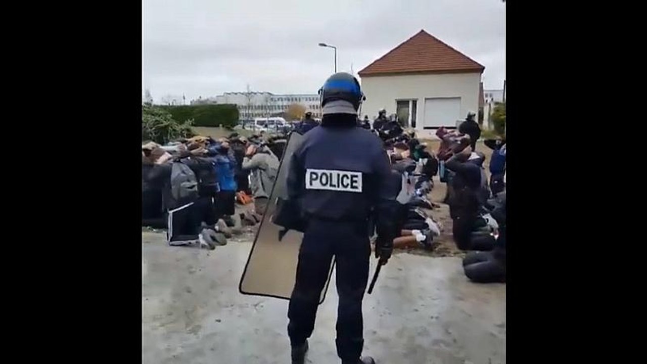 Miles De Estudiantes Protestan En Francia Contra Las Reformas