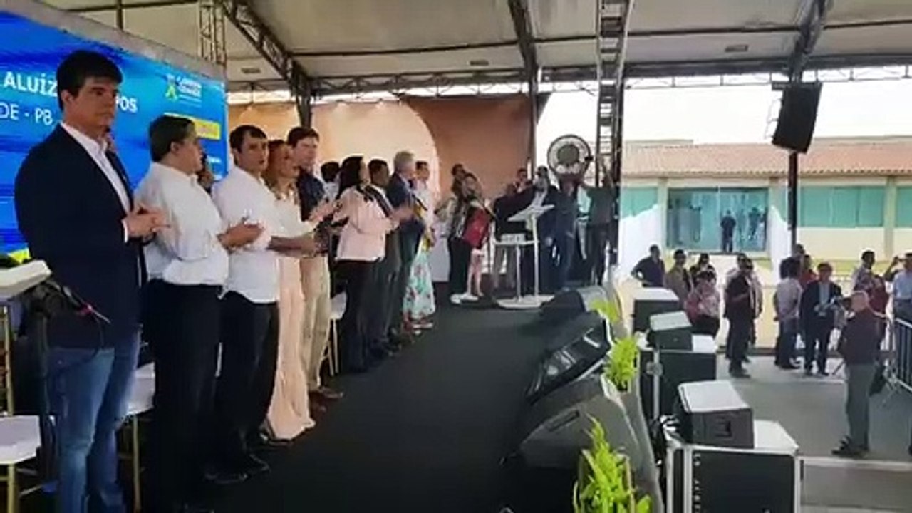 Bolsonaro Recebido Festa Em Campina Grande E Compartilha Imagens