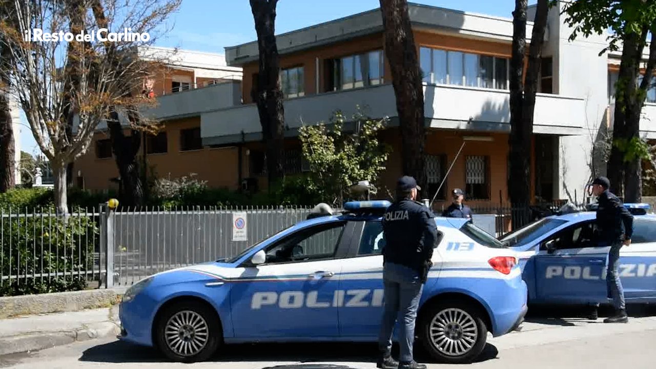 Omicidio Rimini Marito Uccide La Moglie A Coltellate Il Video Del