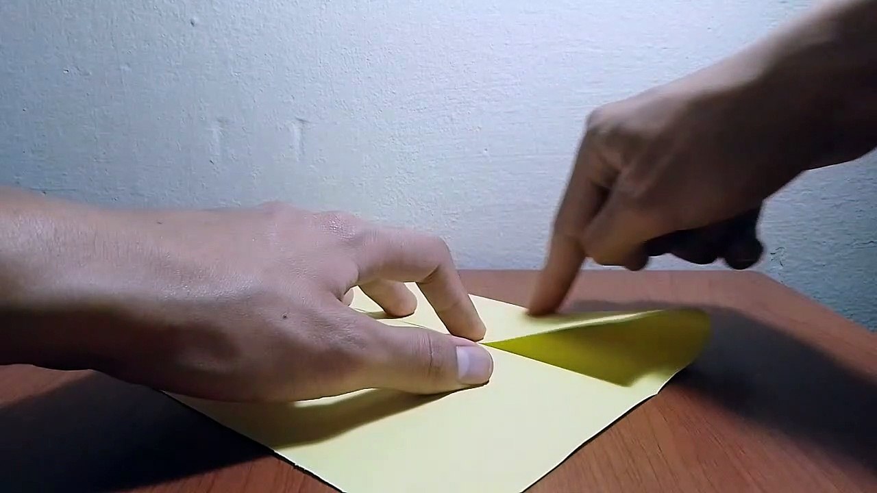 HOW TO MAKE AN EASY PAC MAN OF PAPER COMO HACER UN PAC MAN DE PAPEL