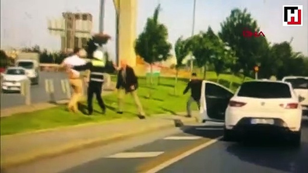 Bakırköy de yol verme kavgası kamerada Dailymotion Video