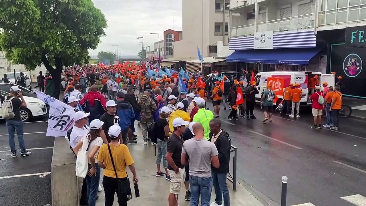 Contre la réforme des retraites dans les rues de Saint Denis Vidéo