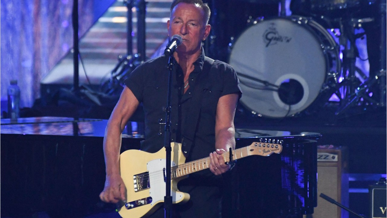 Gala Video Bruce Springsteen Malade Le Chanteur Contraint Dannuler