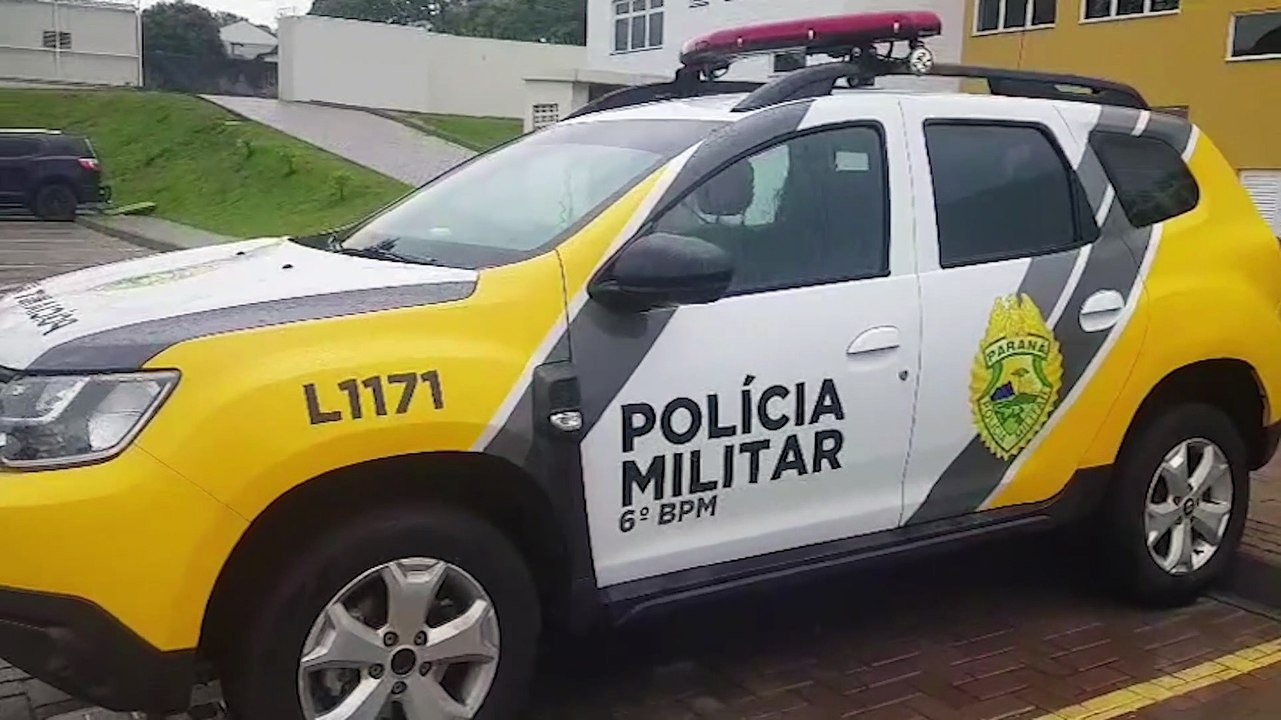 Homem é detido pela Polícia Militar após realizar furto em loja de