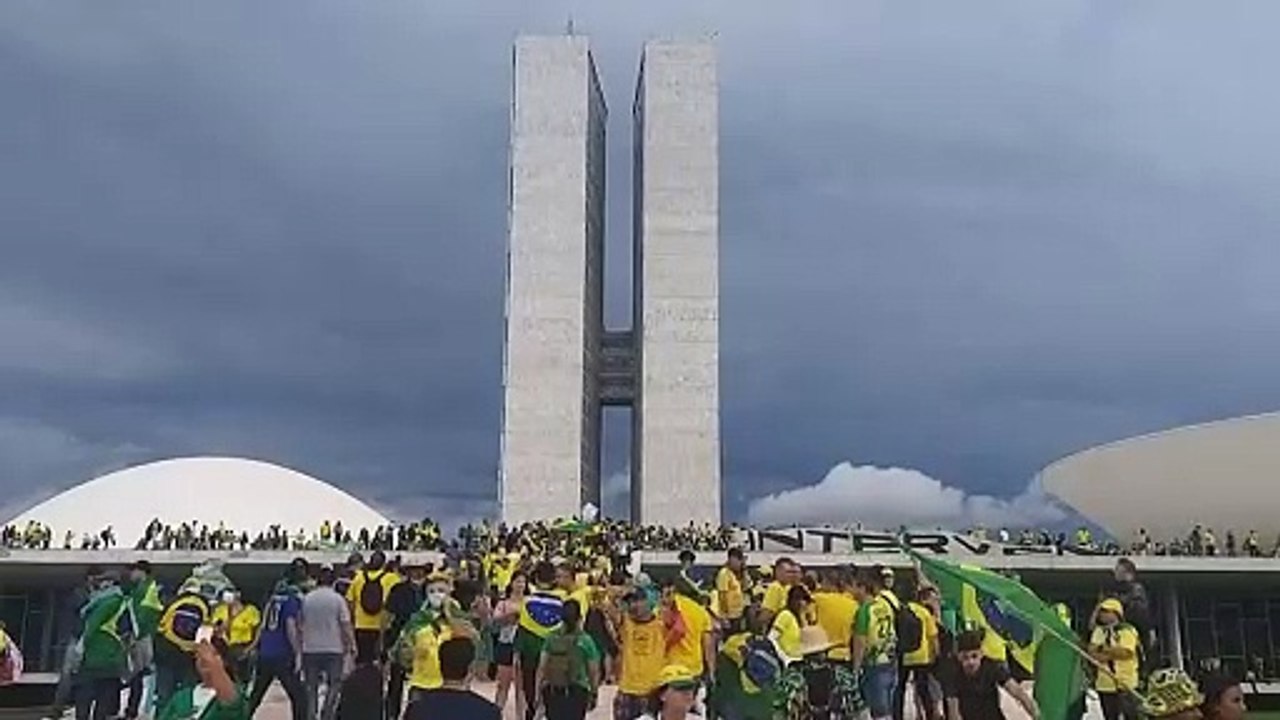 Panel Legislativo De Brasil Pide Acusar A Bolsonaro De Golpe Por