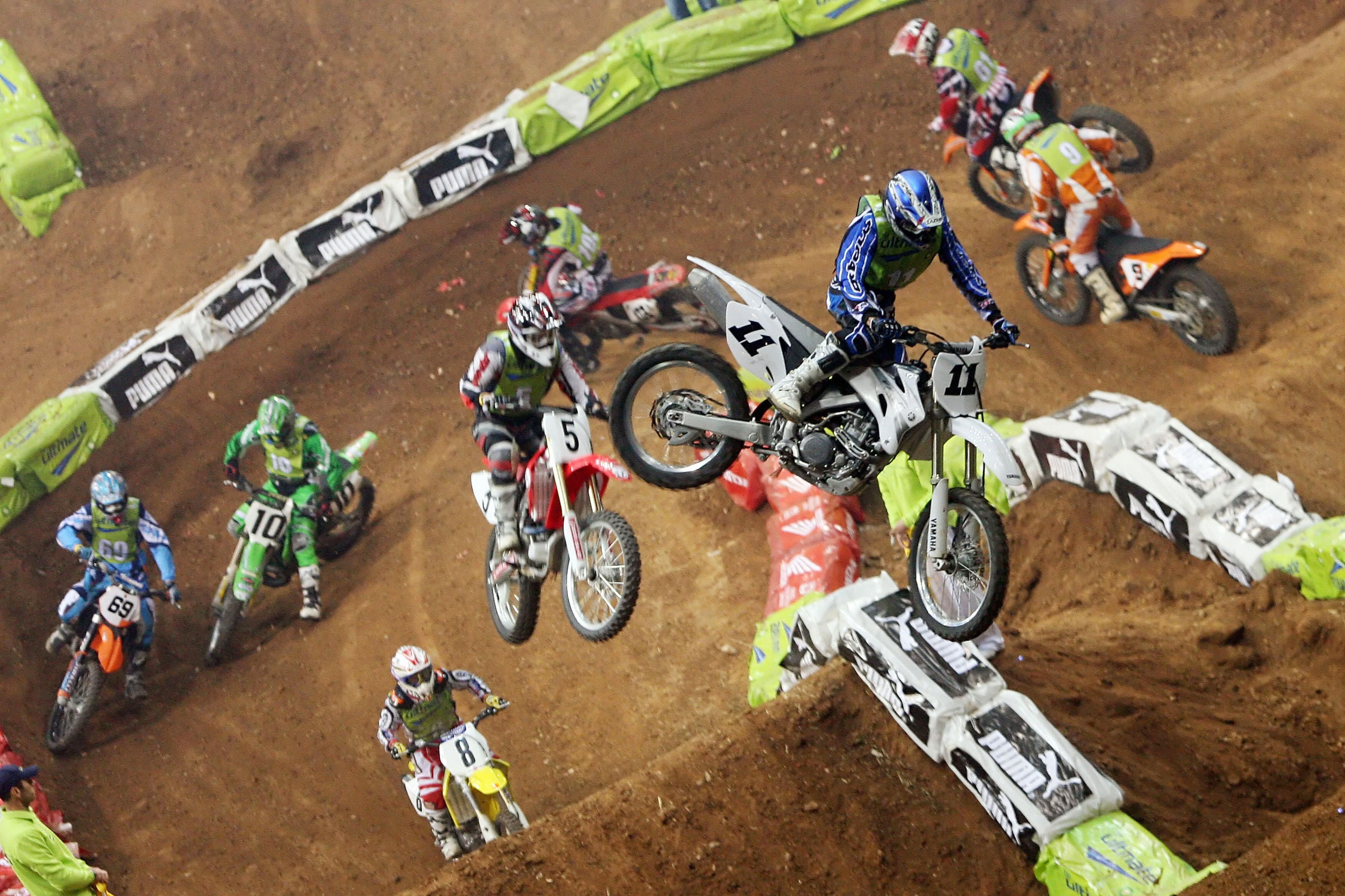 Watch Dirt Moto Videos