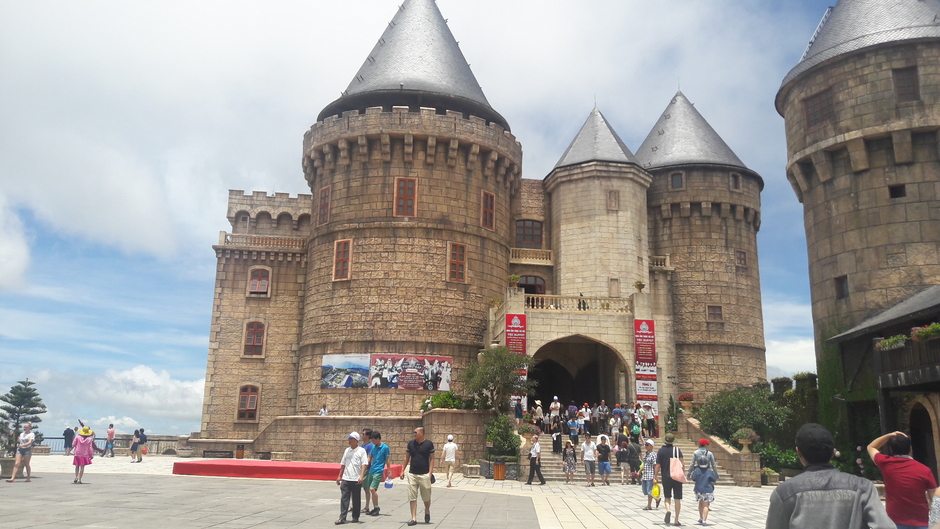 World Life Entertaiment