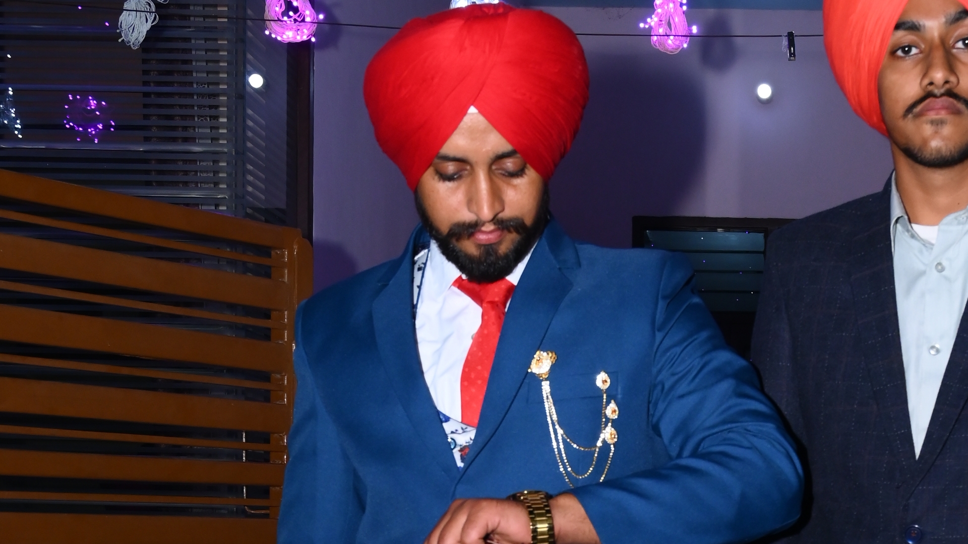 Gur Dhillon