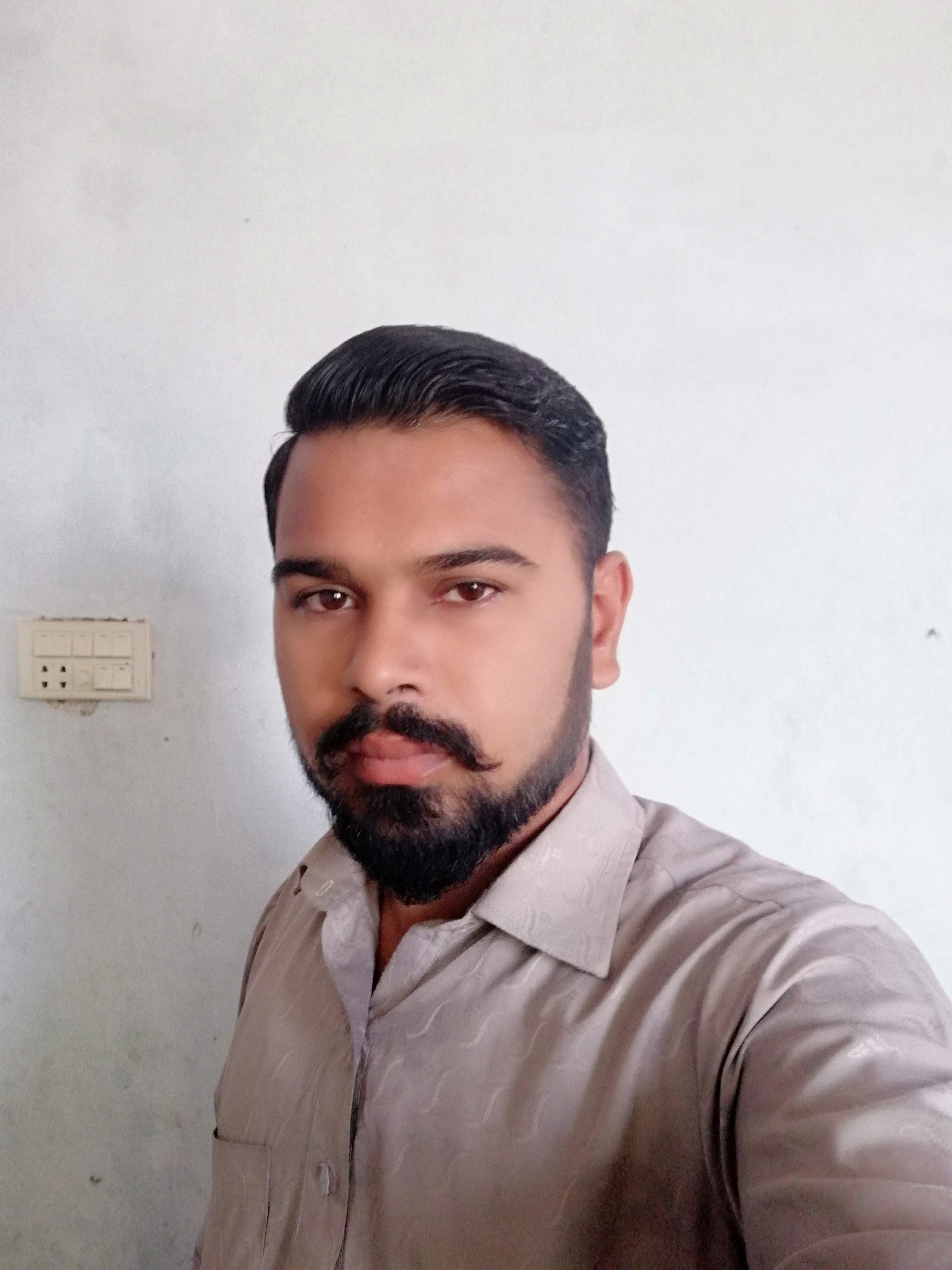 Qamar Abbas