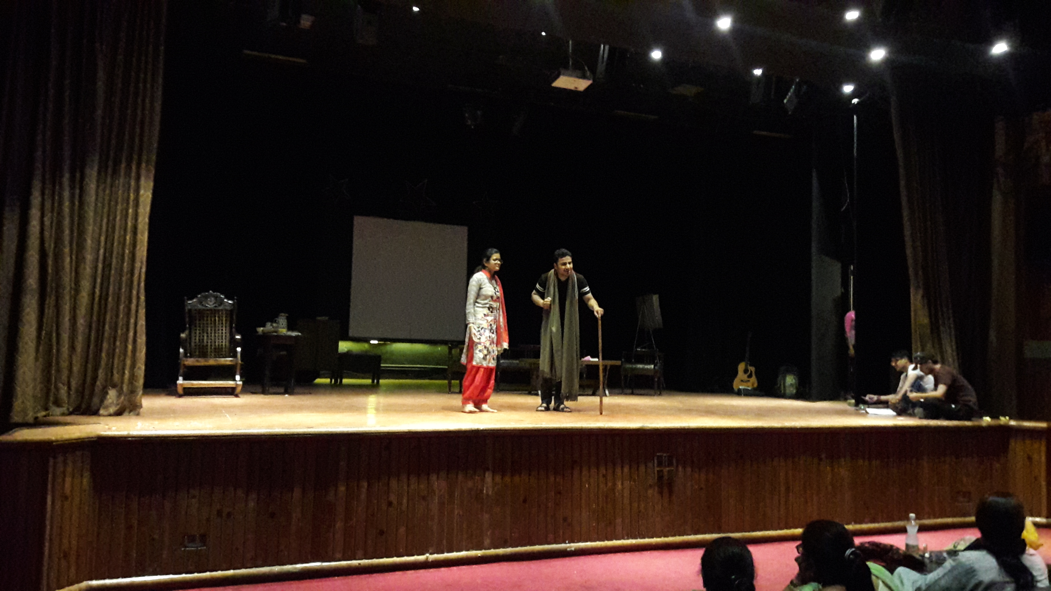 DRAMEBAAZ THEATRIKOSS