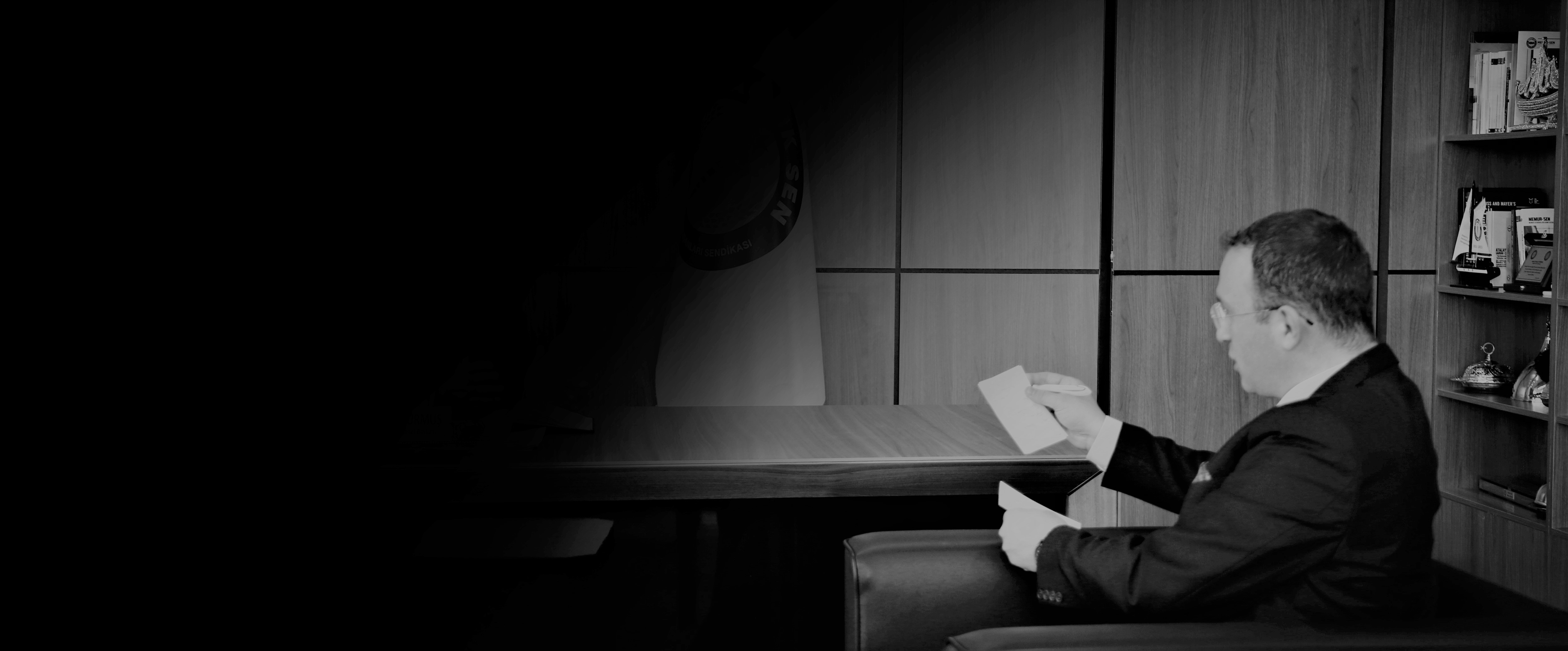 Neşat Gündoğdu (Gazeteci - Journalist - Analyst)