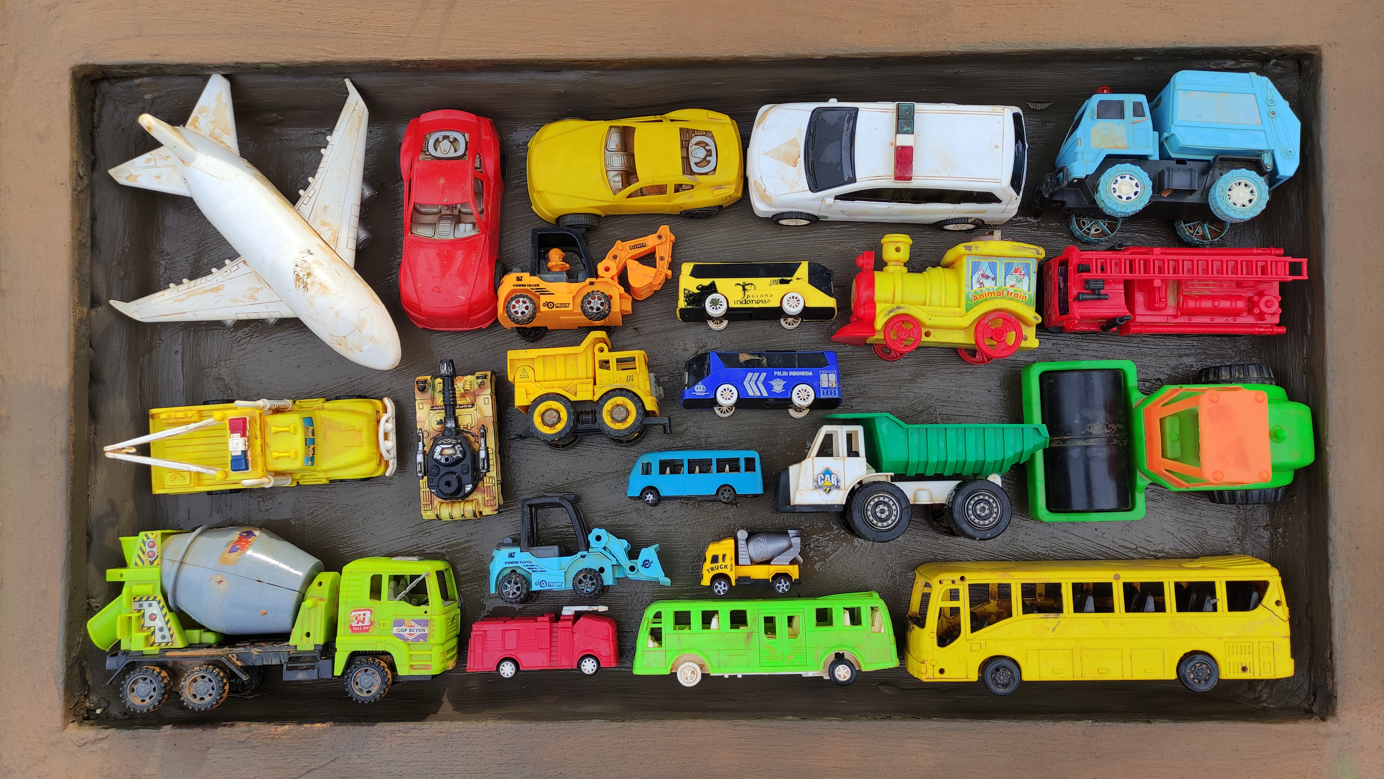 Mobil Mainan Baroena