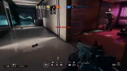 Jugando partidas en raimbow six