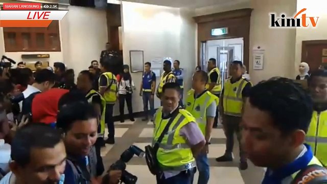 LIVE: Najib didakwa di mahkamah KL