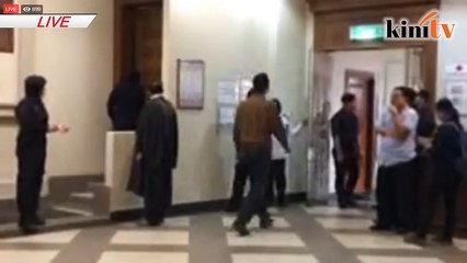 LIVE: Najib keluar dari mahkamah