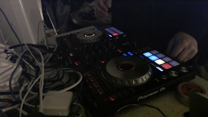 Vibesolate Sessions - DJ Sebadee - LIVE From Cult Cafe