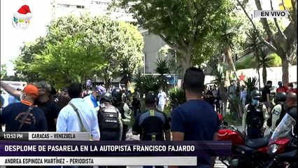 En Vivo - Desplome de pasarela en la autopista Francisco Fajardo en Caracas