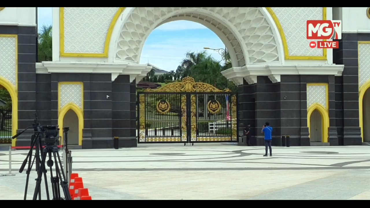 MGTV LIVE : Suasana Terkini di Perkarangan Istana Negara