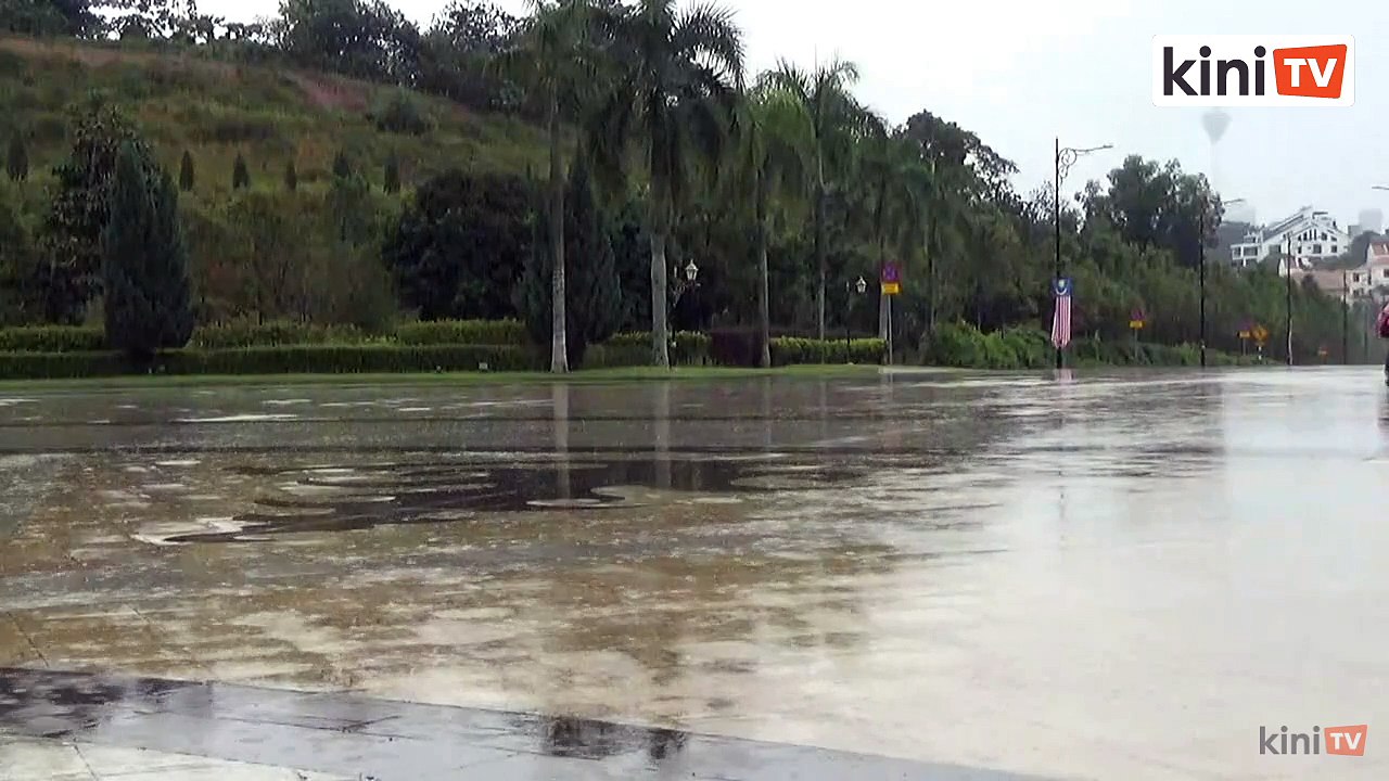 LIVE: Rulers arrive at Istana Negera, Agong expected to name new PM after meet