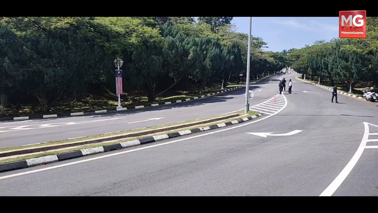 MGTV LIVE : Datuk Seri Ismail Sabri menghadap YDP Agong di Istana Abdul Aziz, Kuantan