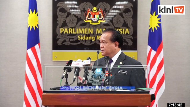 LIVE: Senior Minister Azmin Ali holds press conference on Budget 2022