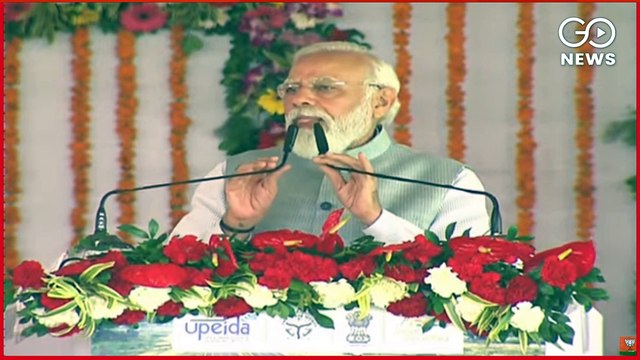 #LIVE: PM Modi Witnesses air Show by Indian Air Force at Purvanchal Expressway in Sultanpur, Uttar Pradesh #FighterPlane #PurvanchalExpressWay #PMModi