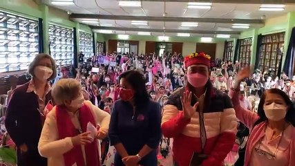 Day 2 of Robredo's Baguio trip: Meeting supporters at Saint Louis University