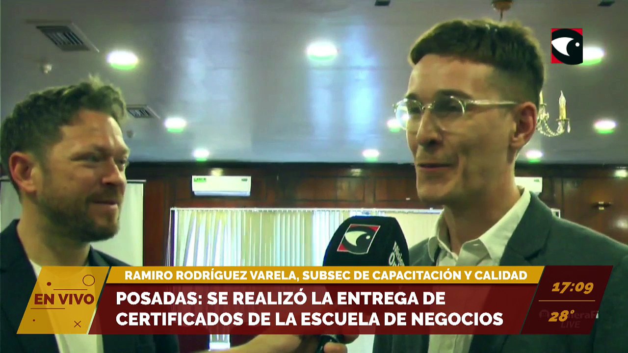 Posadas: Se realizó la entrega de certificados de la Escuela de Negocios.