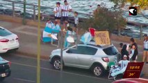 Hinchas posadeños festejan el pase a la final de Argentina.