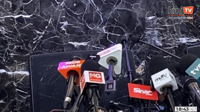 LIVE: Umno president Ahmad Zahid Hamidi holds press conference after closing AGM