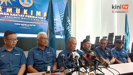 Descargar video: [Full video] Muhyiddin Yassin chairs press conference after retreat with PN lawmakers