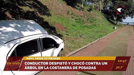 Conductor despistó y chocó contra un árbol en la Costanera de Posadas