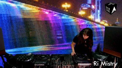 Divine Heem Pres. Seoul City Sisters