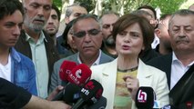 CHP İstanbul İl Başkanı Canan Kaftancıoğlu, AKP İstanbul İl Başkanlığı Önüne Siyah Çelenk Bırakıyor