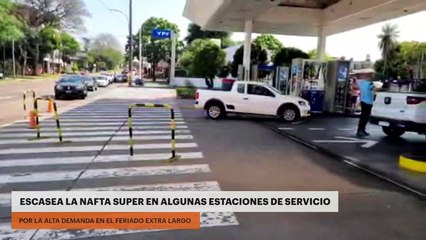 Combustibles: por le feriado, la gran afluencia de turistas y compradores extranjeros, escasea la nafta super
