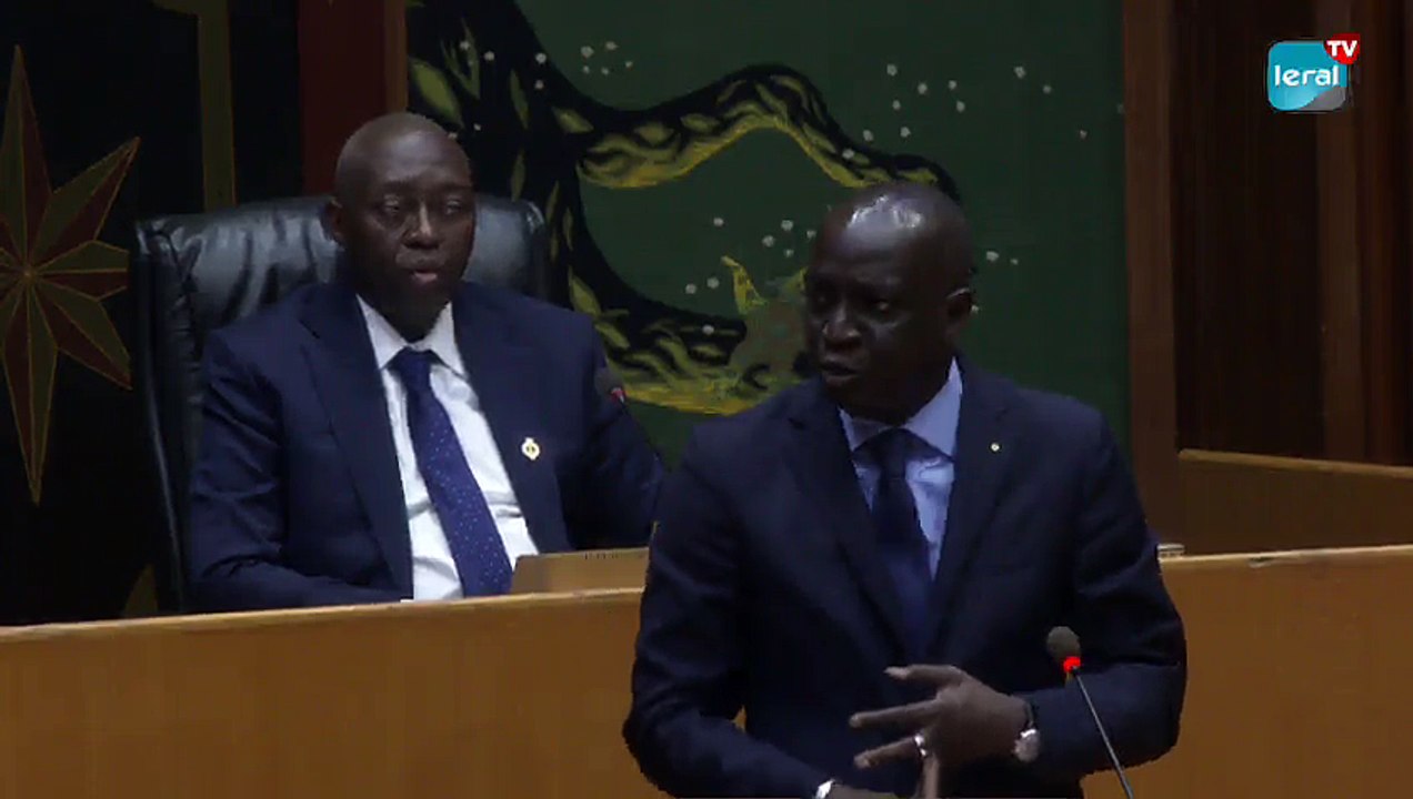 [DIRECT-ASSEMBLEE] MOUSSA BALDE MINISTRE DE L'ENSEIGNEMENT SUPERIEUR FACE AUX DEPUTES
