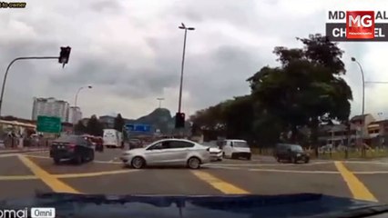 ((LIVE)) Hampir 100 Peratus Penduduk Gaza Kelaparan. Pemandu Treler Maut Dalam Nahas Enam Kenderaan
