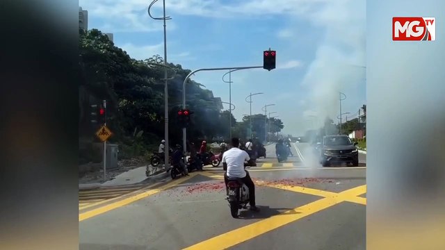 ((LIVE)) Najib: MKT UMNO Adakah Mesyuarat Khas. Anwar Minta Hormati Keputusan Lembaga Pengampunan