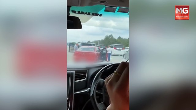 ((LIVE)) DAP Jangan Anggap UMNO Tunggul. Penunggang Motosikal Melambung Dirempuh Pemandu Asing