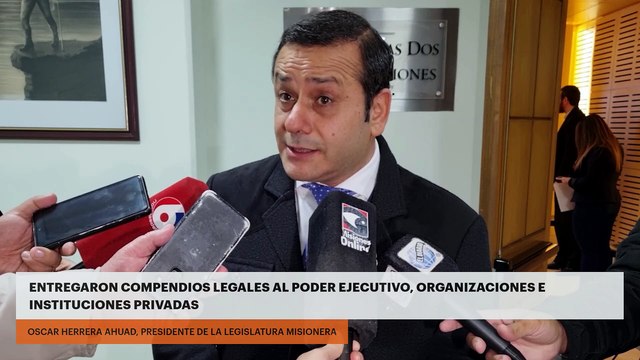 Entregaron compendios legales al Poder Ejecutivo, organizaciones e instituciones privadas