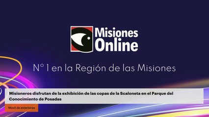 Misioneros disfrutan de la exhibición de las copas de la Scaloneta en el Parque del Conocimiento de Posadas