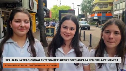 REALIZAN LA TRADICIONAL ENTREGA DE FLORES Y POESÍAS PARA RECIBIR LA PRIMAVERA