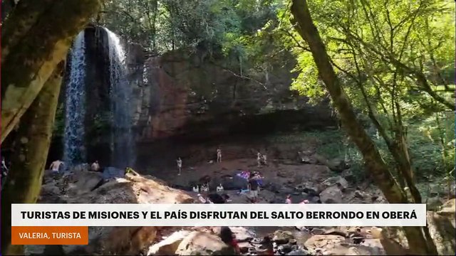 TURISTAS DE MISIONES Y EL PAÍS DISFRUTAN DEL SALTO BERRONDO EN OBERÁ