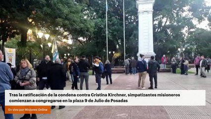 Tras la ratificación de la condena contra Cristina Kirchner, simpatizantes misioneros se congregan en la plaza 9 de Julio de Posadas