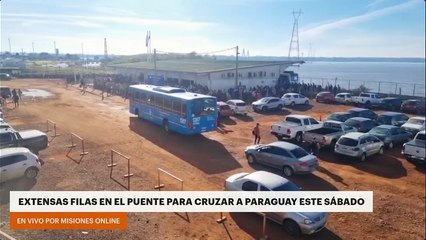 Extensas filas en el puente para cruzar a Paraguay este sábado