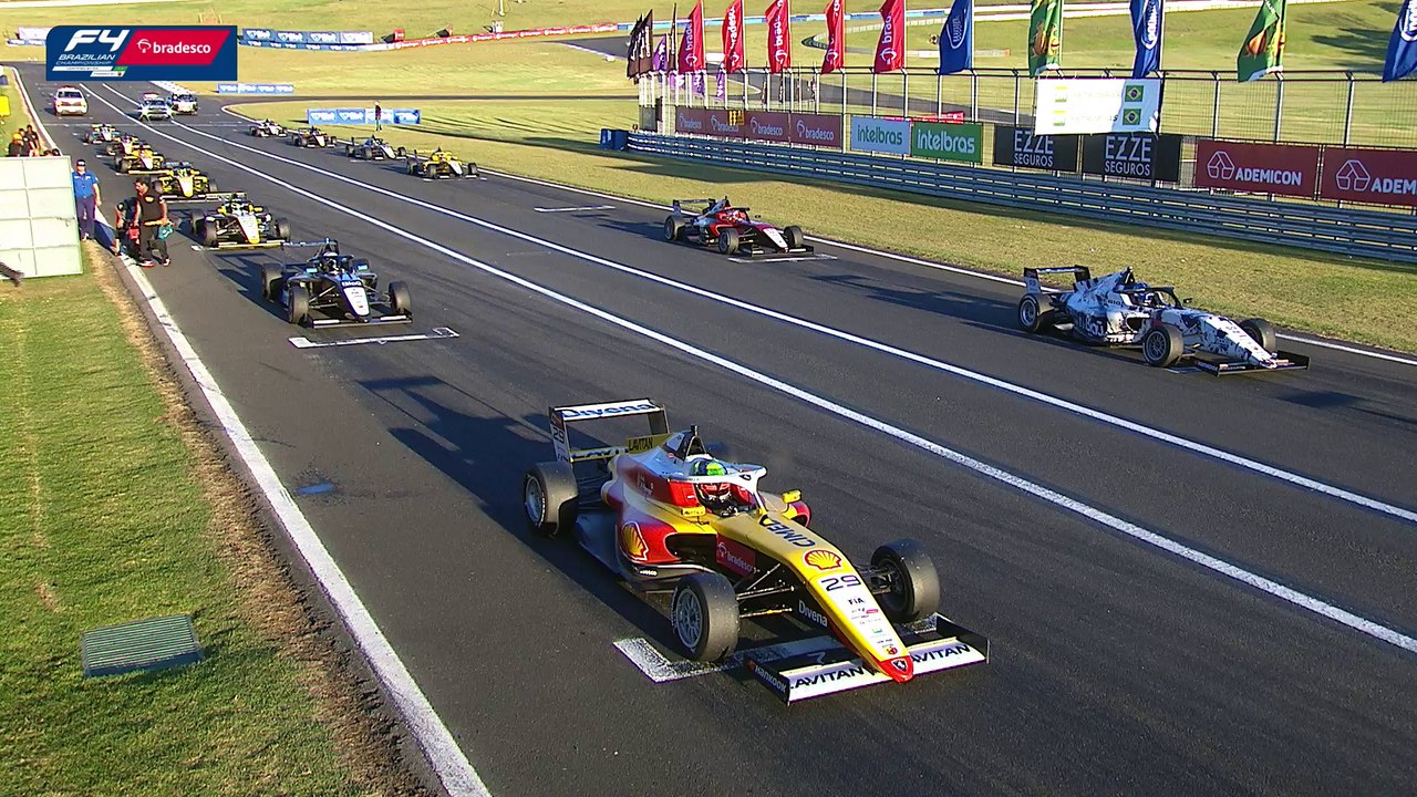 Stock Car ao vivo: Assista à corrida 3 da F4 Brasil no autódromo Velocitta