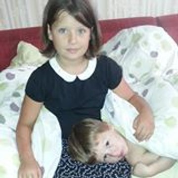 Morticia-and-Mercredi