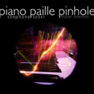 piano-paille-pinhole