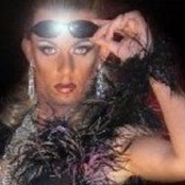 TRANSFORMISTE DOLLY SHOW SPECTACLE
